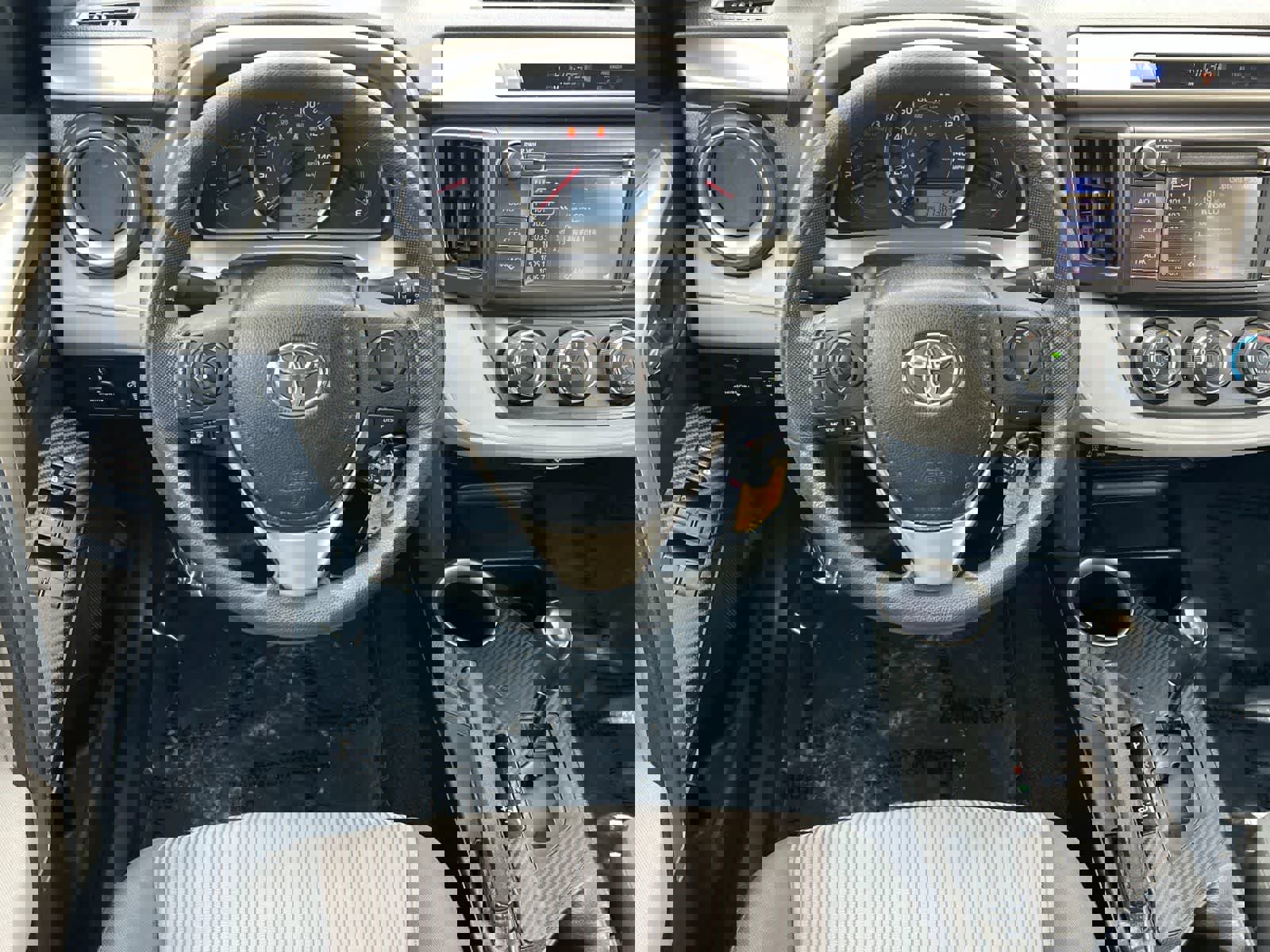 Used 2013 Toyota RAV4 LE image 15