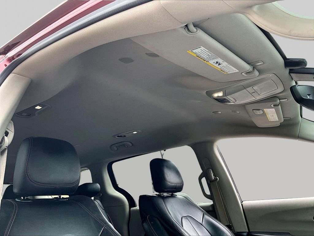 Used 2020 Chrysler Pacifica Touring-L image 19