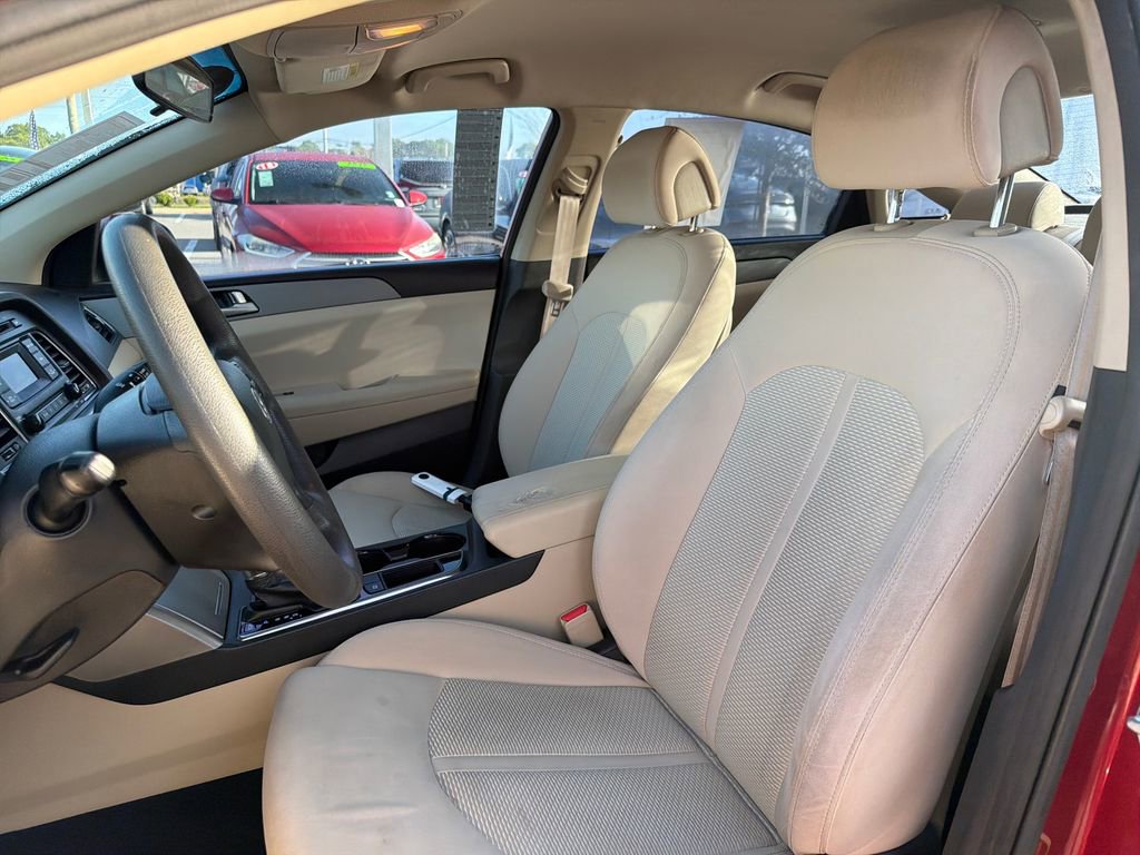 Used 2015 Hyundai Sonata SE w/ Cargo Package image 16