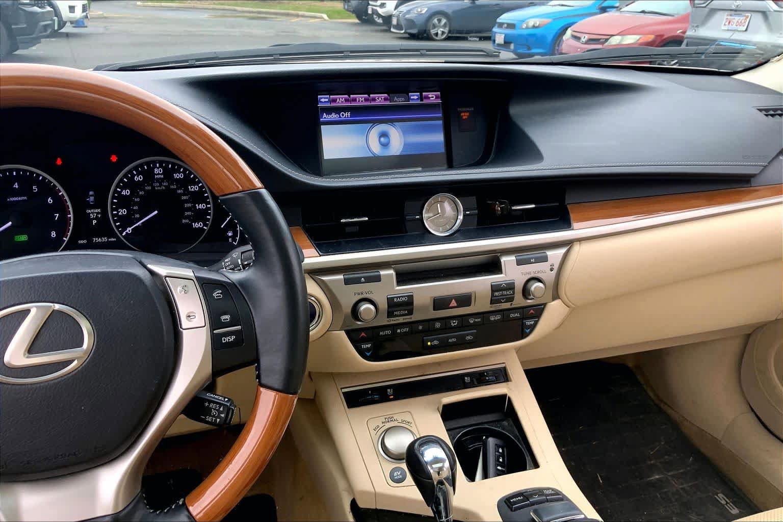 Used 2014 Lexus ES 300h w/ Premium Package w/Bamboo Trim image 7