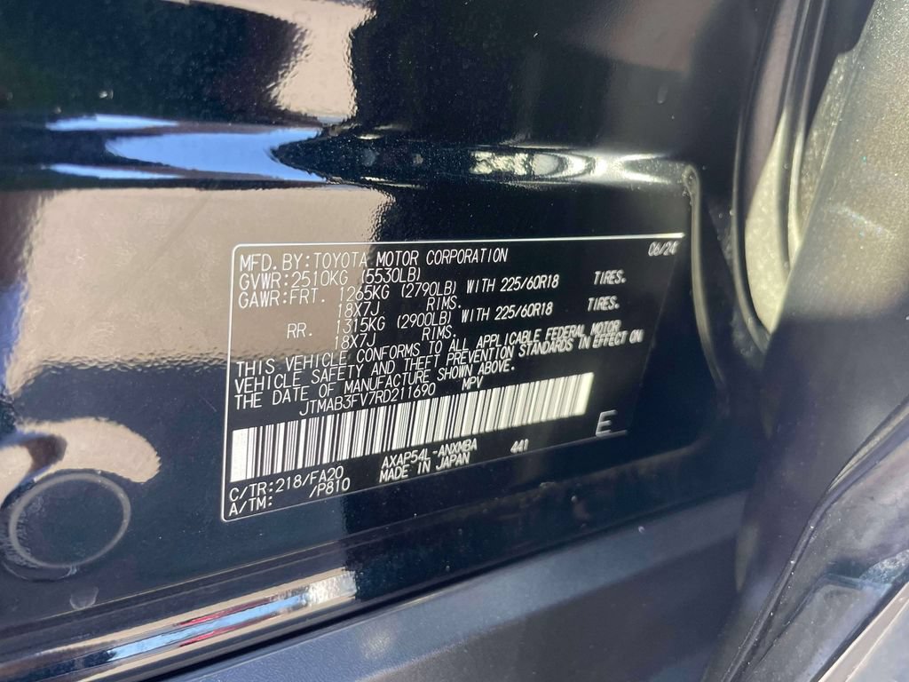 Used 2024 Toyota RAV4 SE w/ Weather & Moonroof Package AWD/4WD image 18