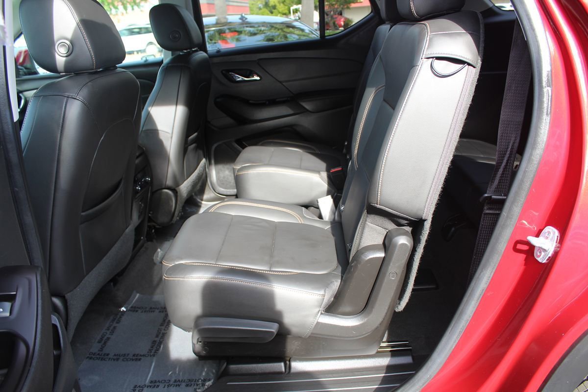 Used 2020 Chevrolet Traverse LT w/ Driver Confidence II Package image 17