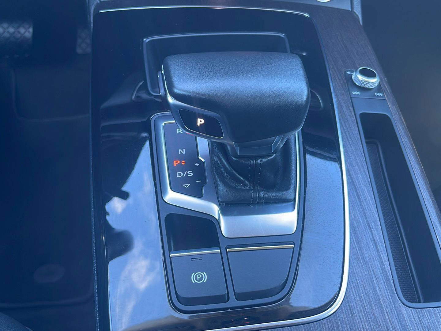 Used 2023 Audi Q5 2.0T Premium w/ Convenience Package image 25