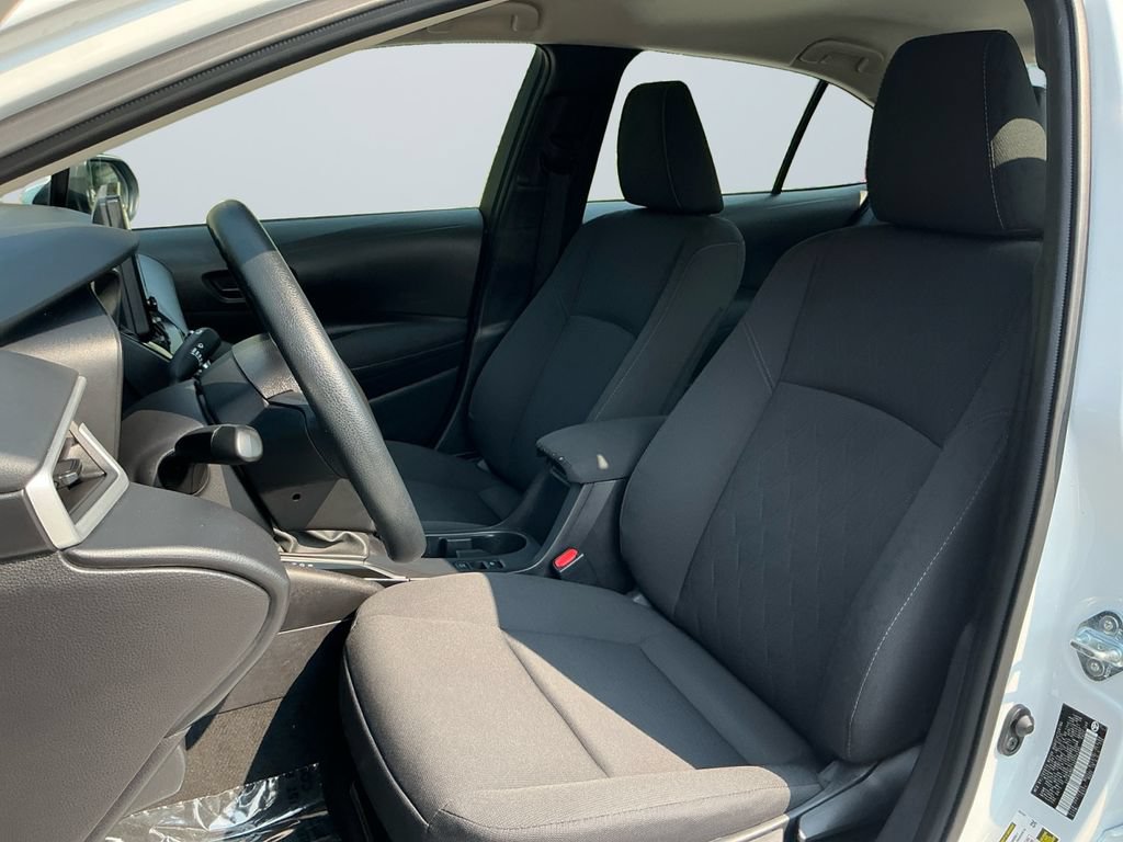 Used 2025 Toyota Corolla LE FWD image 10
