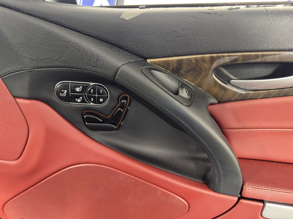 Used 2011 Mercedes-Benz SL 550 image 32