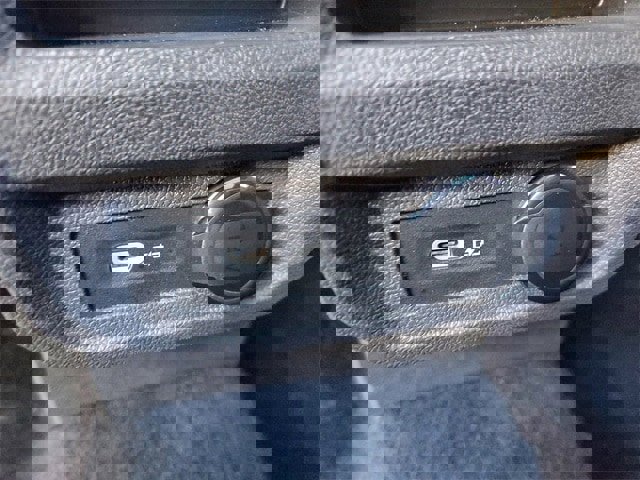 Certified 2024 Volkswagen Tiguan SE R-Line image 12