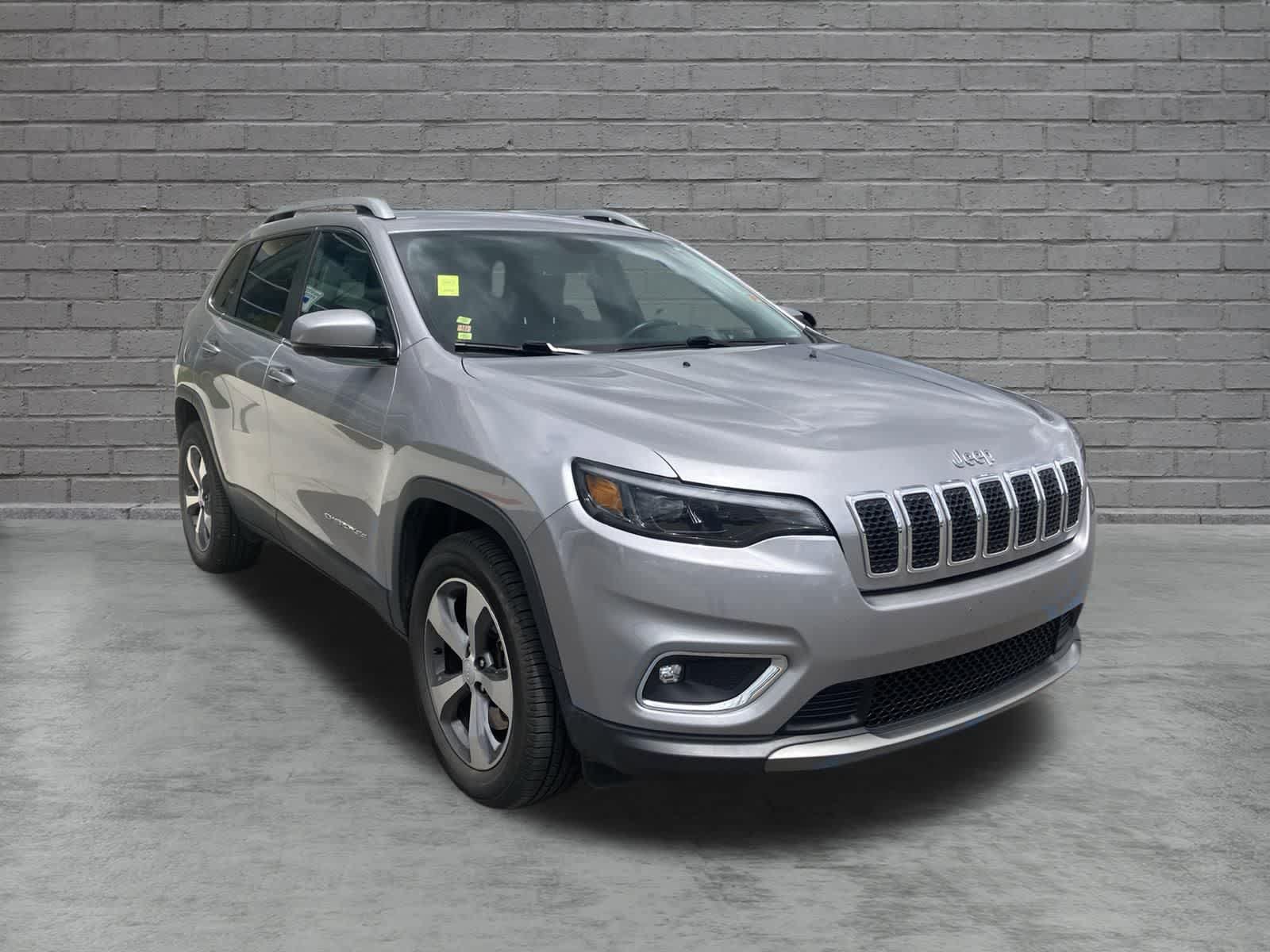 Used 2019 Jeep Cherokee Limited AWD/4WD image 3