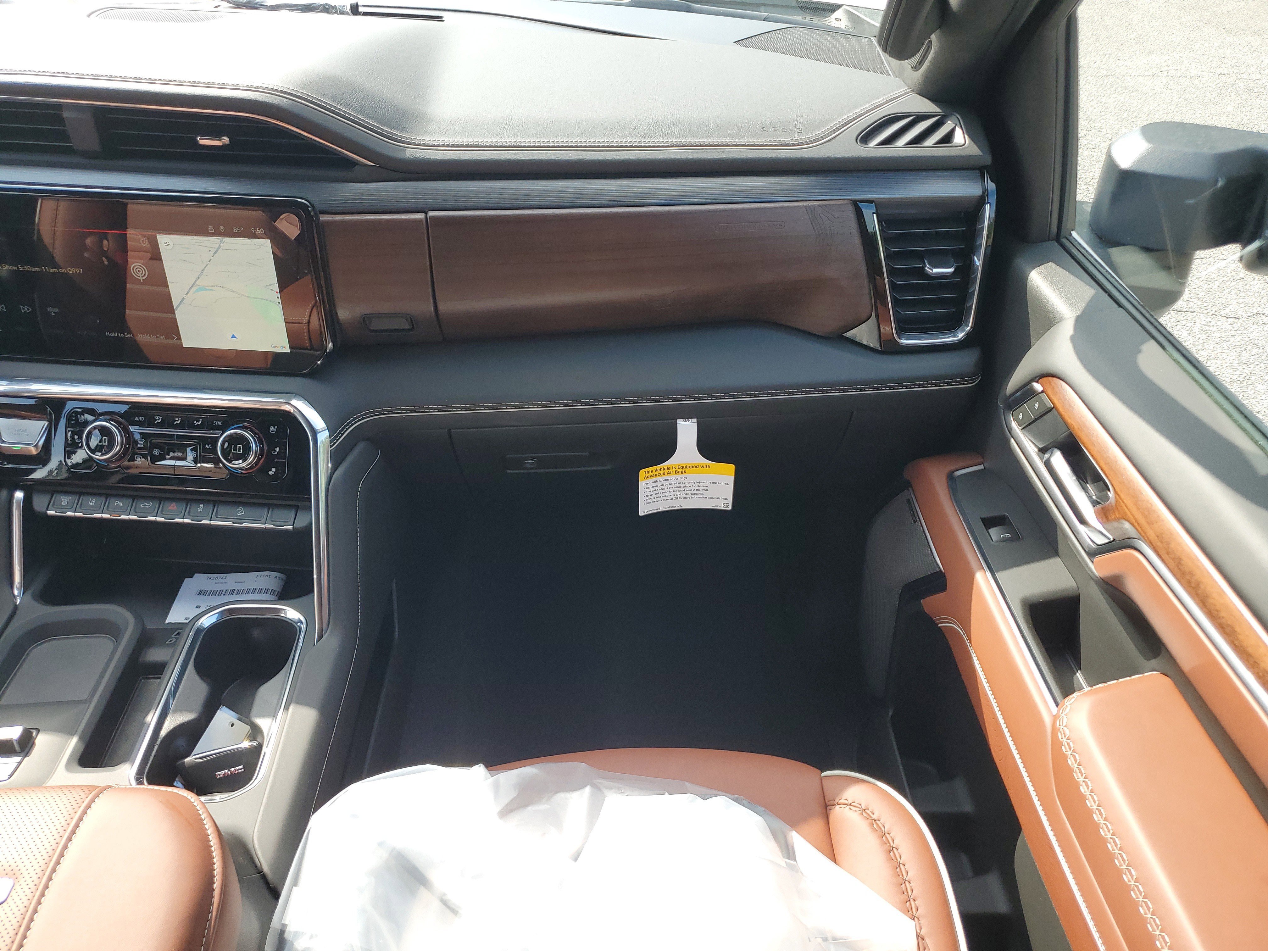 New 2025 GMC Sierra 2500 Denali Ultimate w/ Max Trailering Package image 16