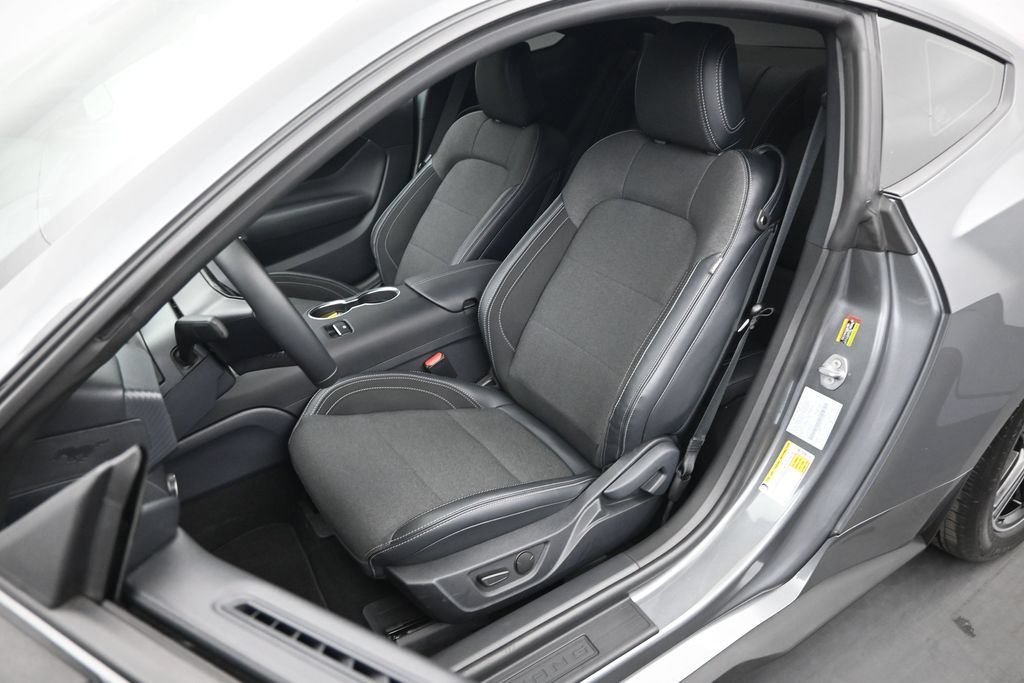 Certified 2025 Ford Mustang Coupe RWD image 9