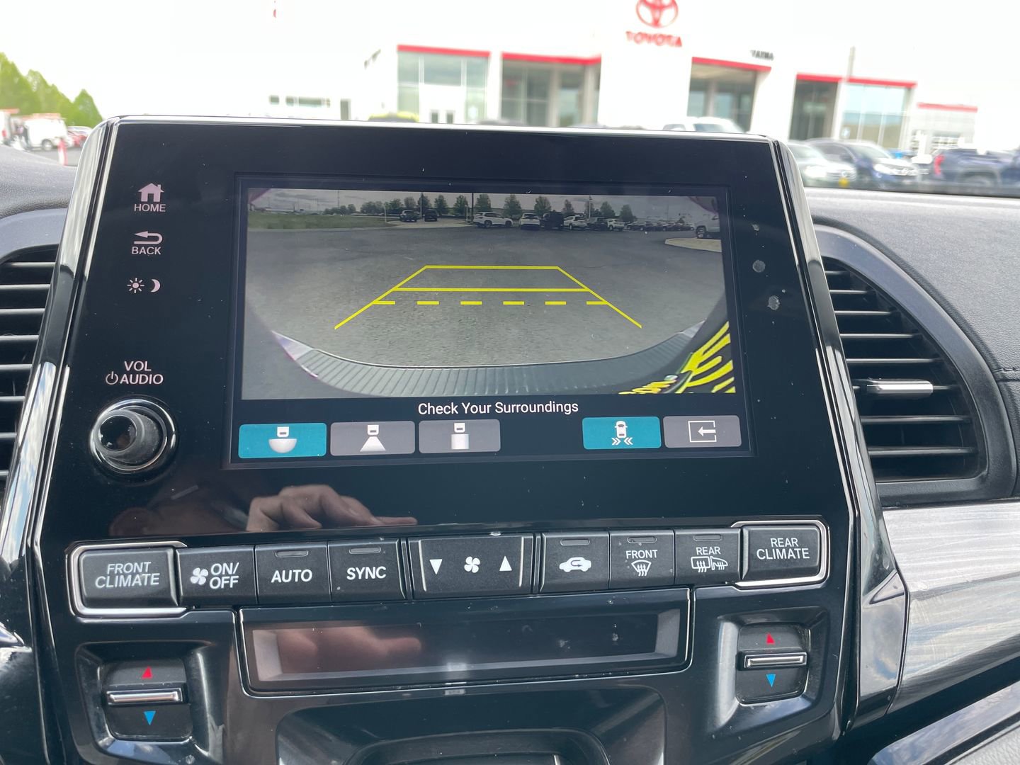 Used 2023 Honda Odyssey Elite image 21