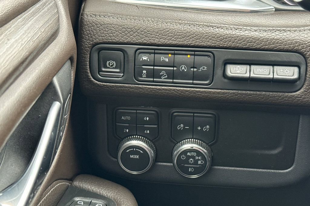 Used 2021 GMC Yukon Denali w/ Denali Premium Package image 41