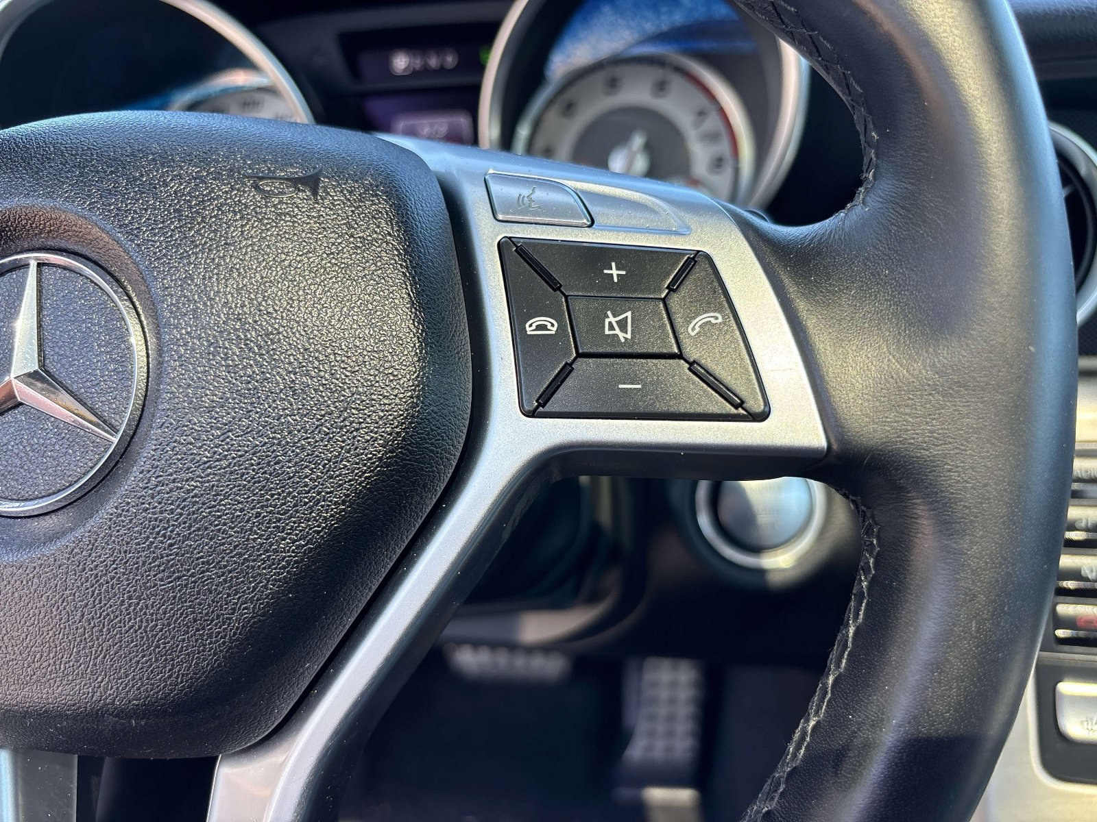 Used 2012 Mercedes-Benz SLK 350 image 19
