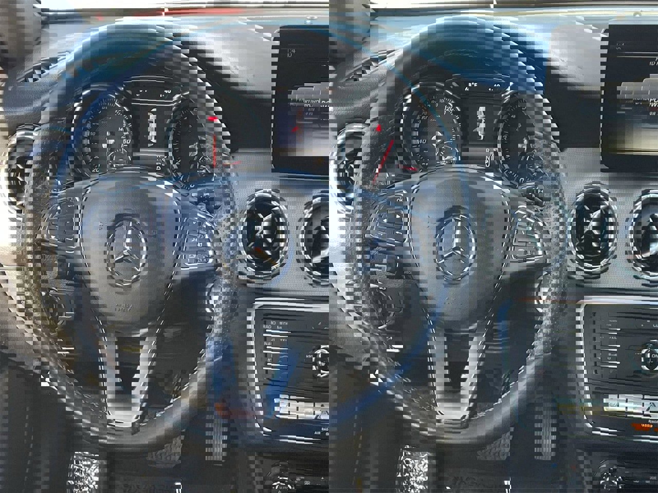 Used 2018 Mercedes-Benz CLA 250 image 13