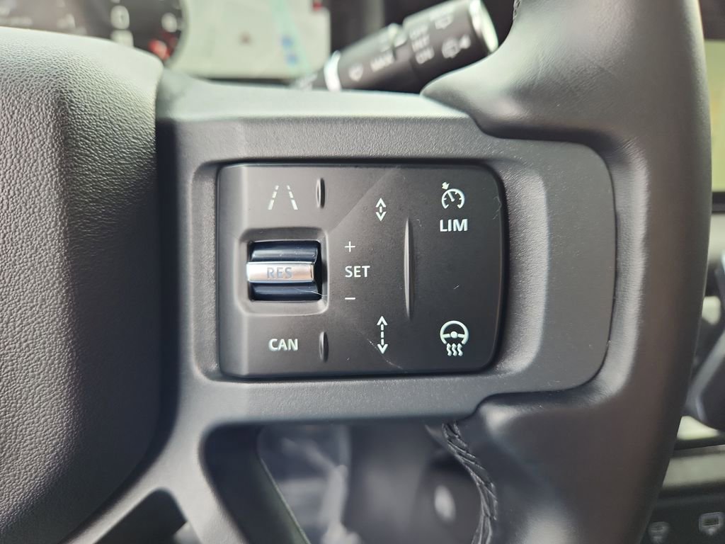 Used 2024 Land Rover Defender 110 X-Dynamic SE image 18