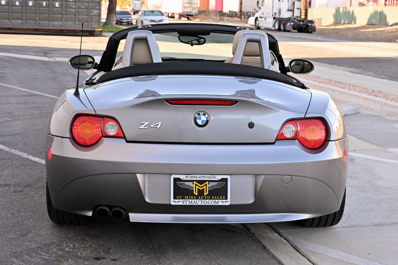 Used 2004 BMW Z4 3.0i RWD image 5