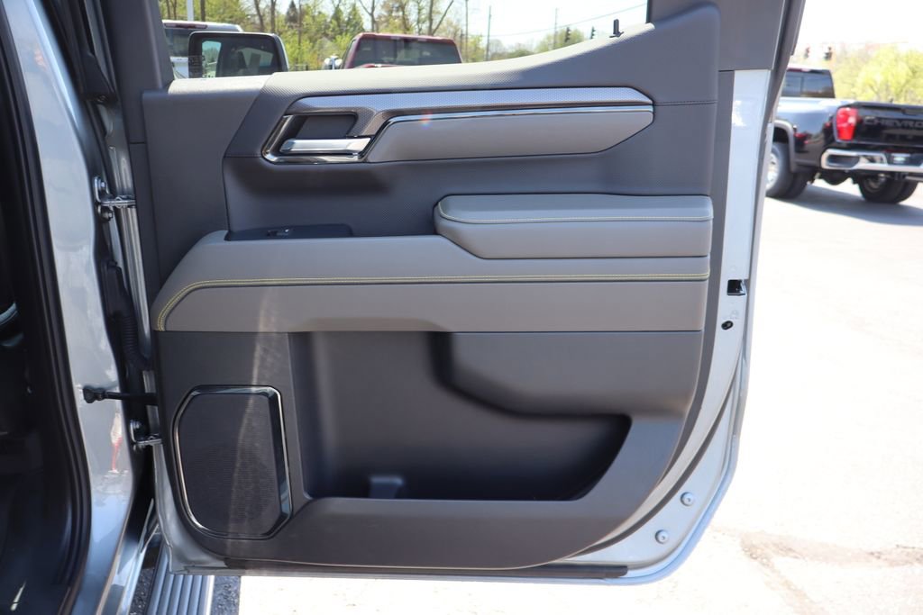 Used 2023 Chevrolet Silverado 1500 ZR2 w/ Technology Package AWD/4WD image 29