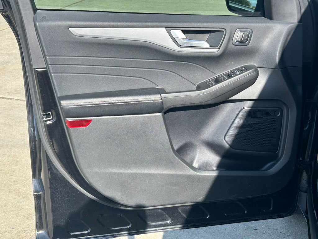 Used 2023 Ford Escape Platinum AWD/4WD image 12