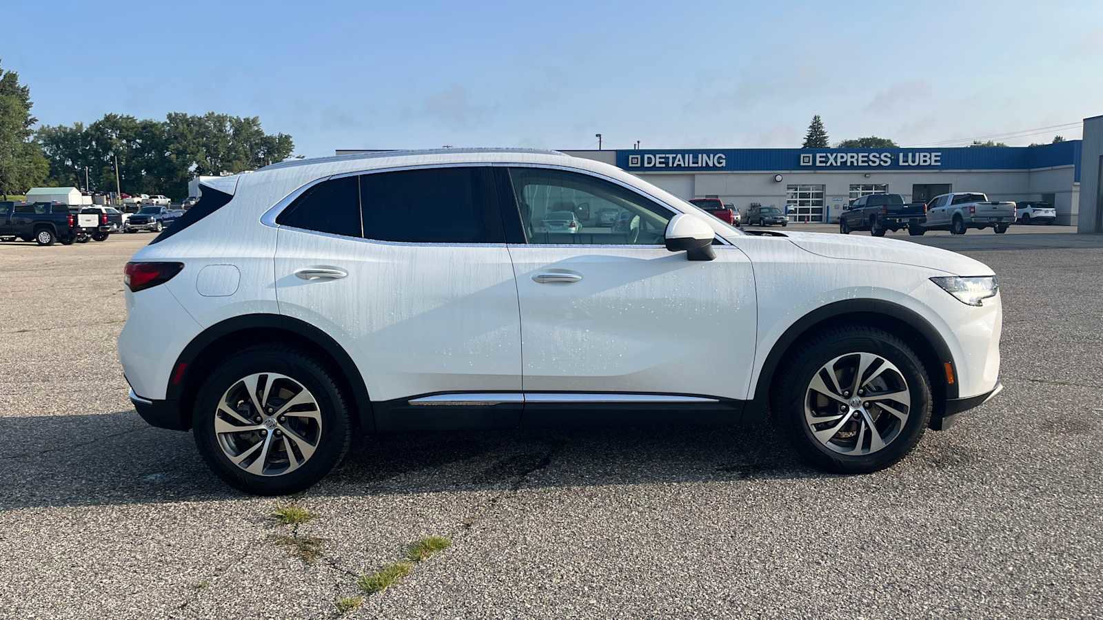 Used 2022 Buick Envision Essence w/ Safety Package image 3
