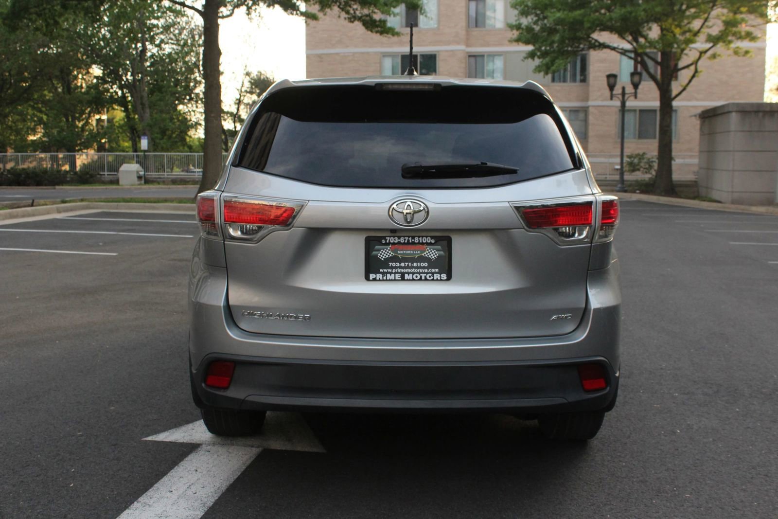 Used 2016 Toyota Highlander LE AWD/4WD image 8