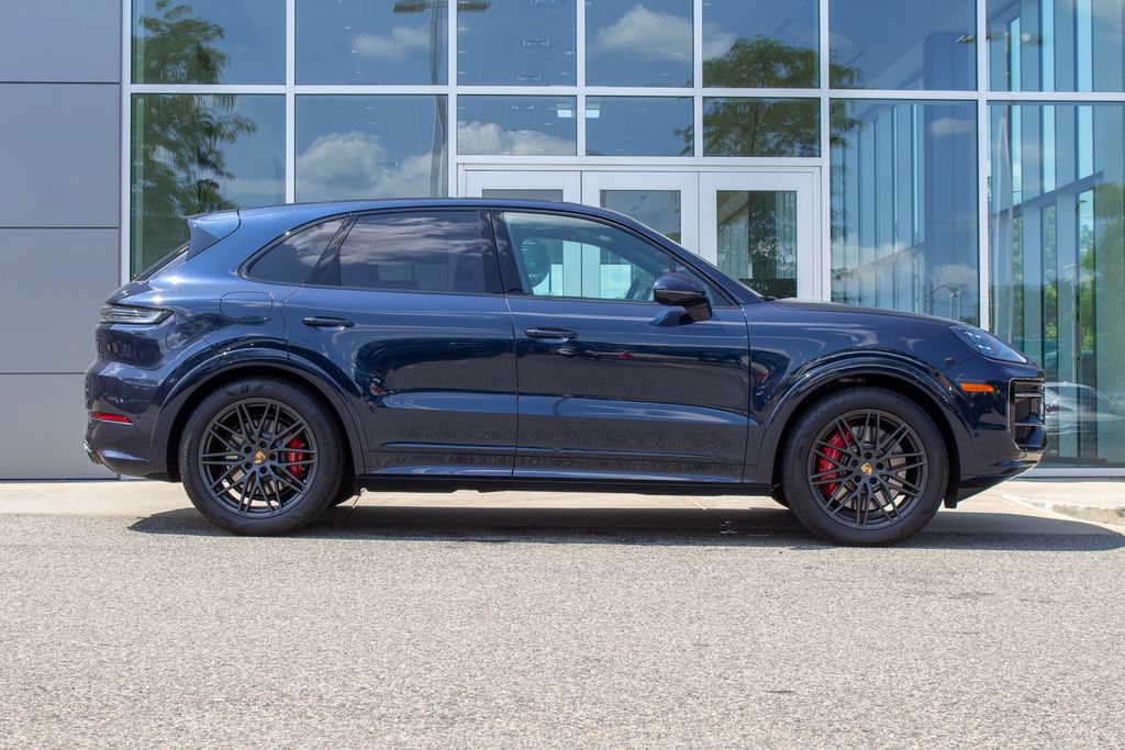 Used 2026 Porsche Cayenne GTS AWD/4WD image 4