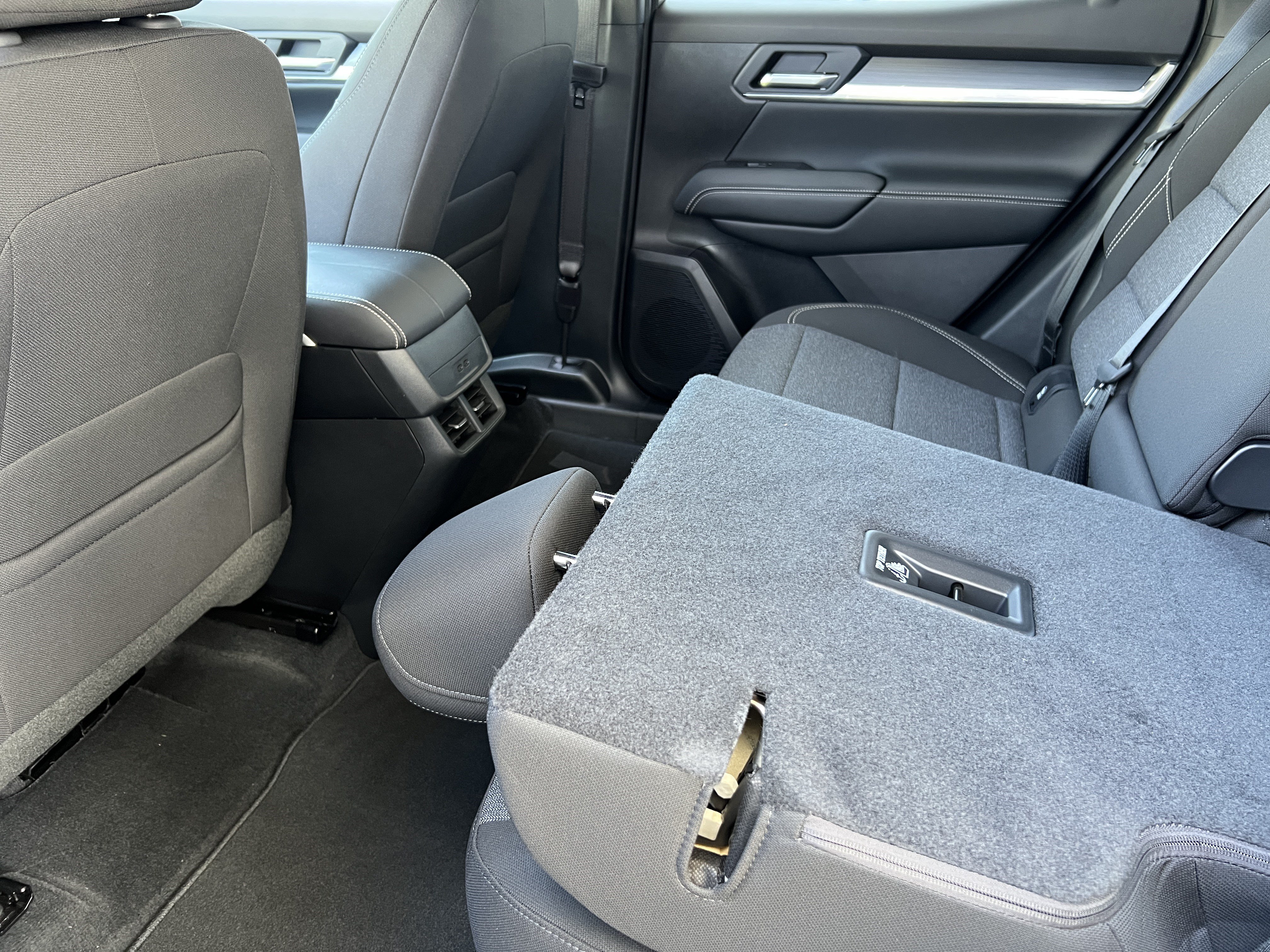 New 2027 GMC Terrain Elevation w/ Technology Package II AWD/4WD image 18