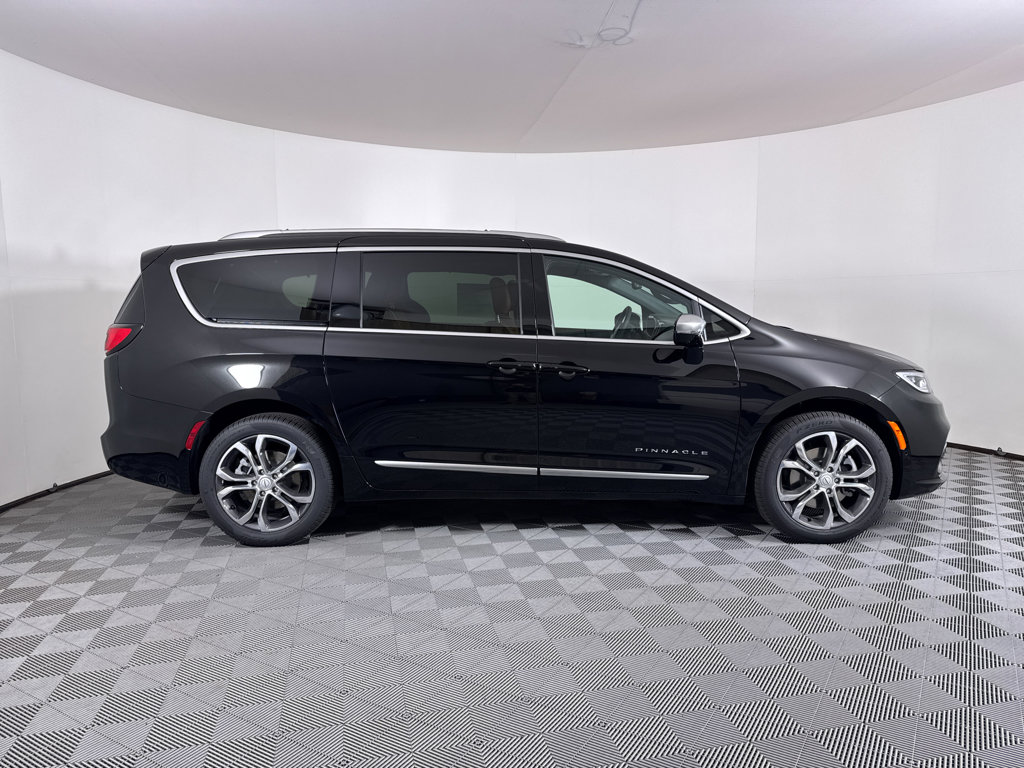 New 2026 Chrysler Pacifica Pinnacle image 5
