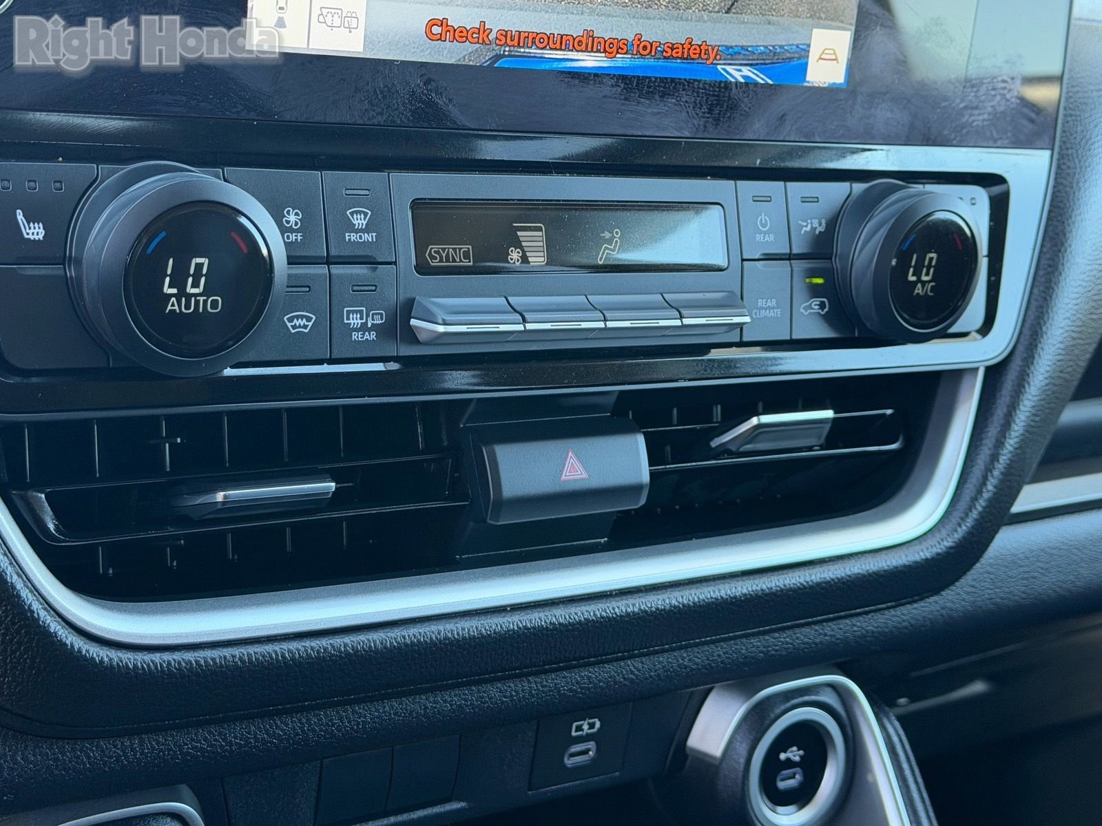 Used 2025 Toyota Grand Highlander AWD image 29