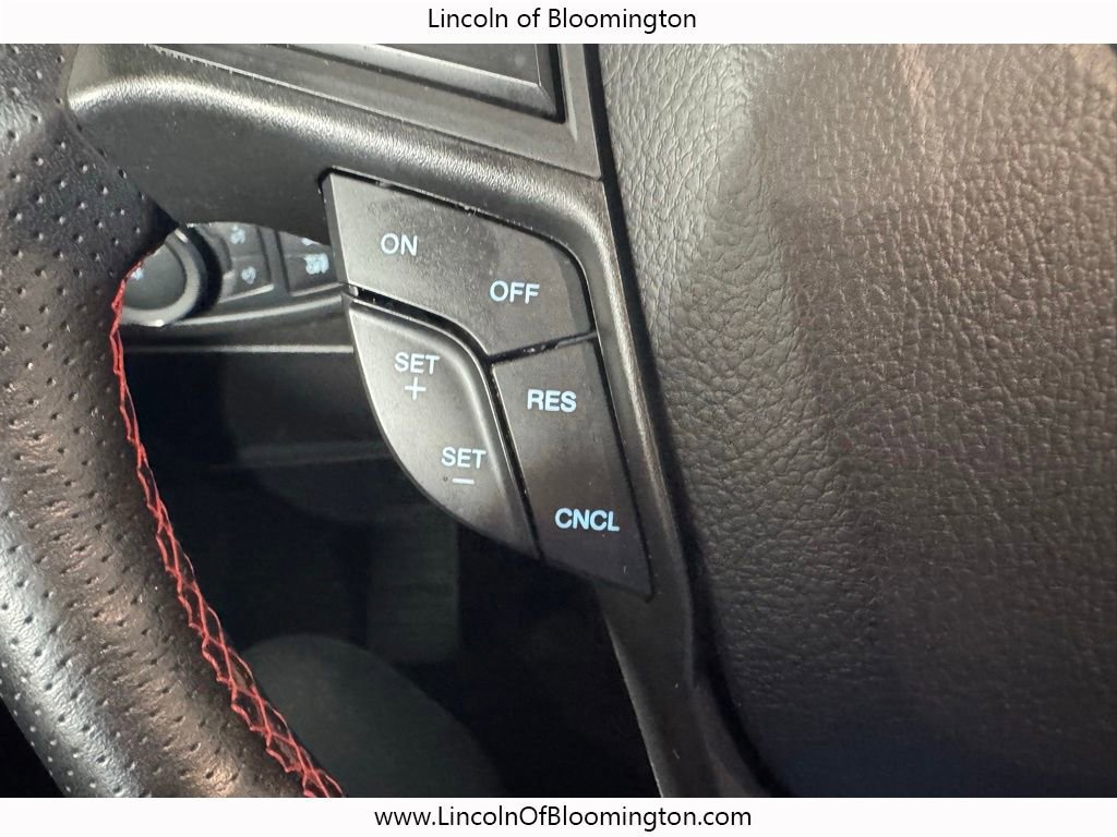 Used 2022 Ford Edge ST-Line w/ Class II Trailer Tow Package AWD/4WD image 41