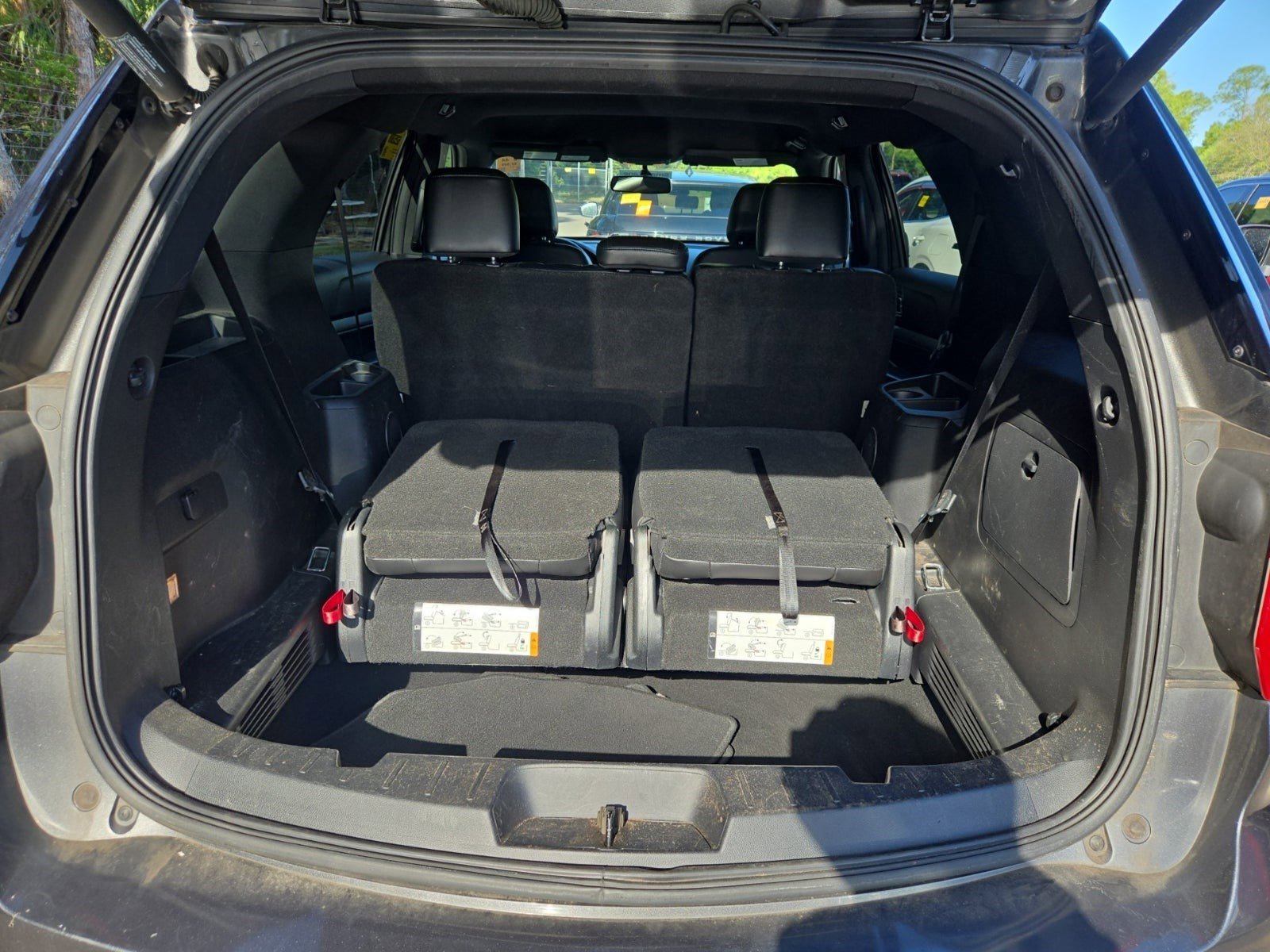 Used 2017 Ford Explorer XLT w/ Equipment Group 202A image 14