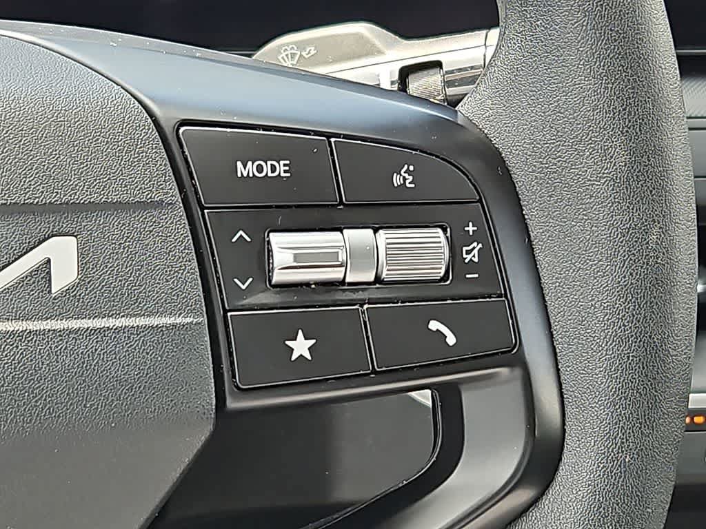 Used 2025 Kia K4 FWD image 21