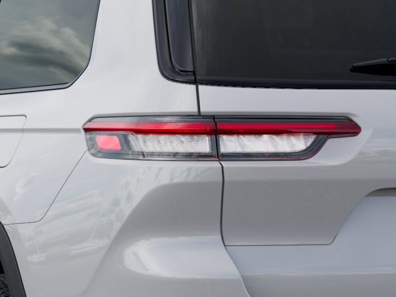 New 2025 Jeep Grand Cherokee L Altitude image 9