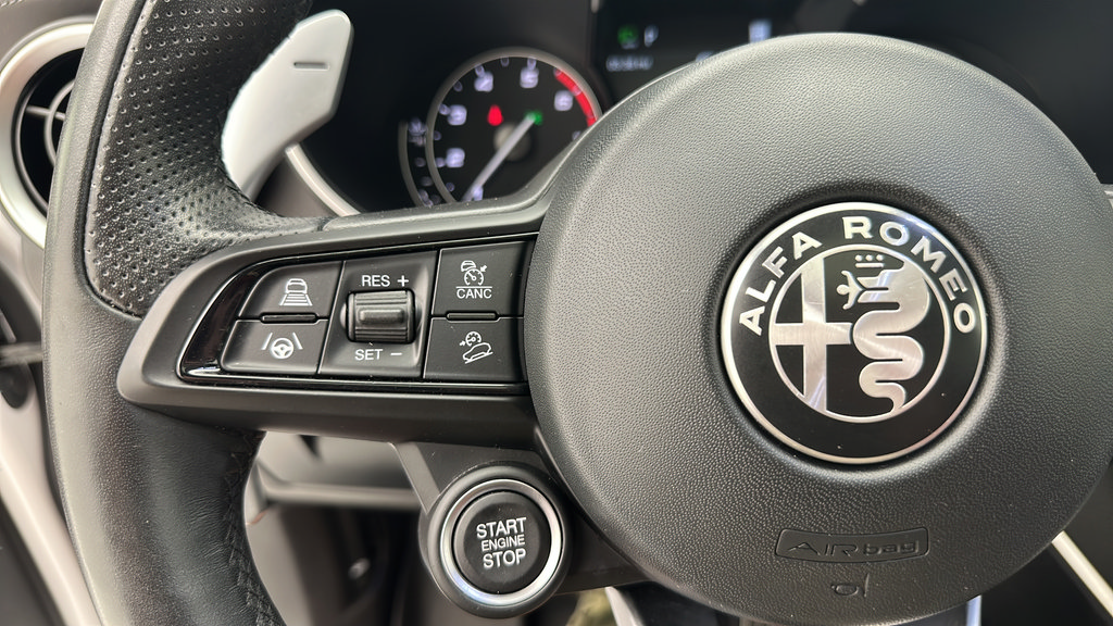 Used 2023 Alfa Romeo Stelvio Veloce AWD/4WD image 18