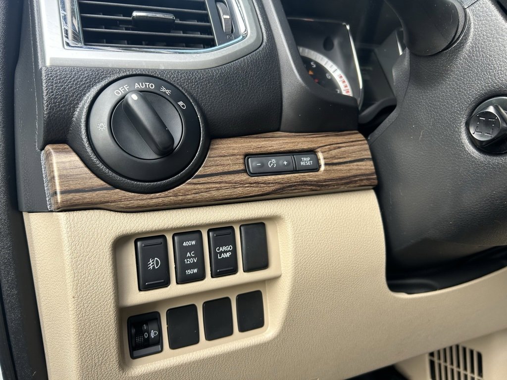 Used 2018 Nissan Titan SL w/ Chrome Package image 14