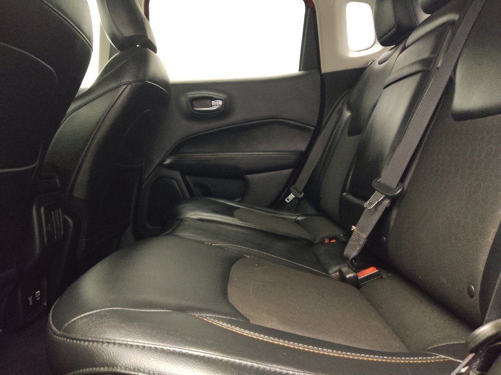 Used 2017 Jeep Compass Latitude w/ Popular Equipment Group FWD image 18