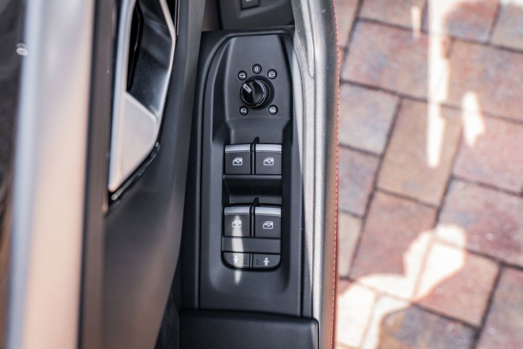 Used 2019 Lamborghini Urus AWD/4WD image 18