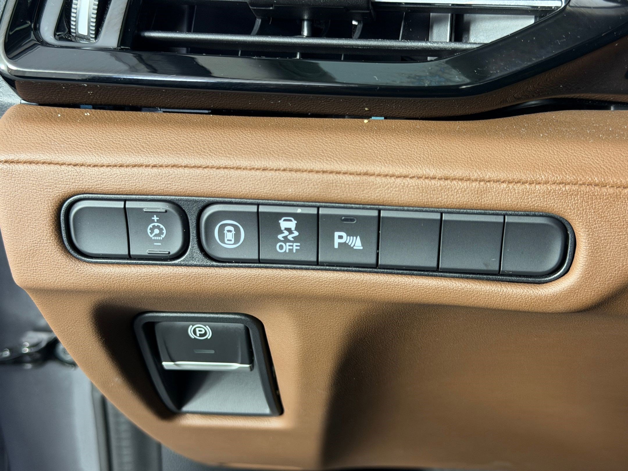 Used 2022 Acura MDX FWD w/ Technology Package image 16