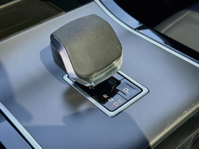 Used 2024 Land Rover Range Rover Evoque Dynamic SE AWD/4WD image 17