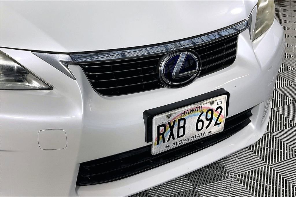 Used 2013 Lexus CT 200h FWD image 29