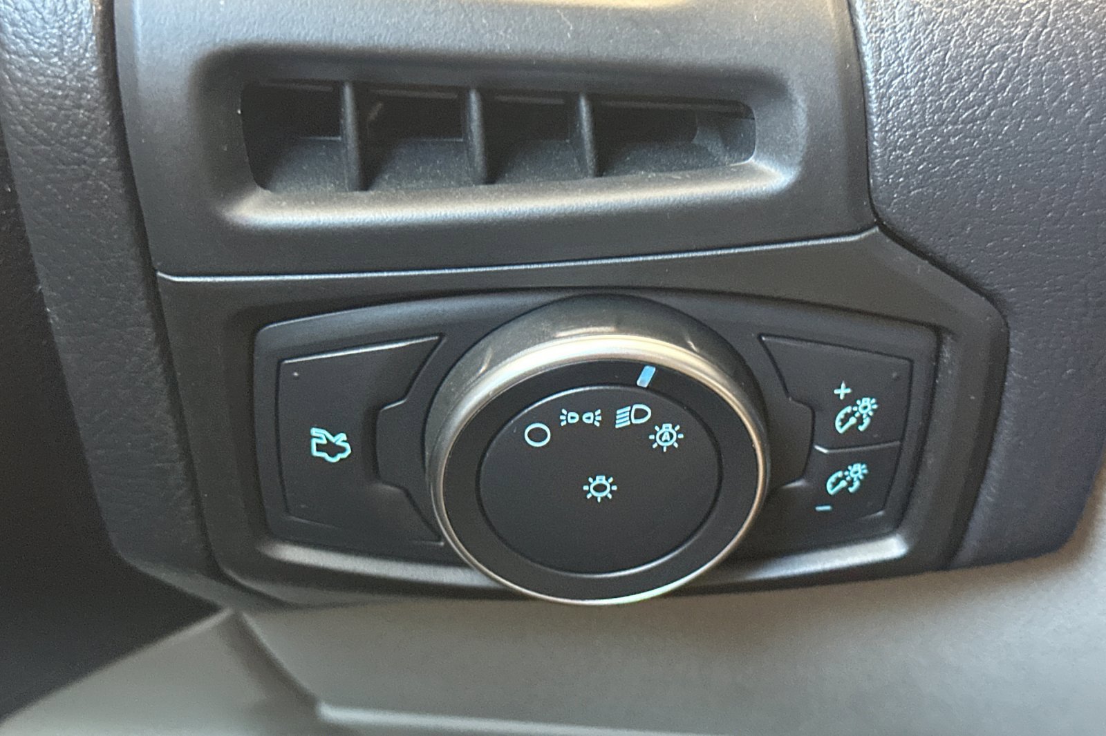 Used 2017 Ford Focus Electric Hatchback image 31