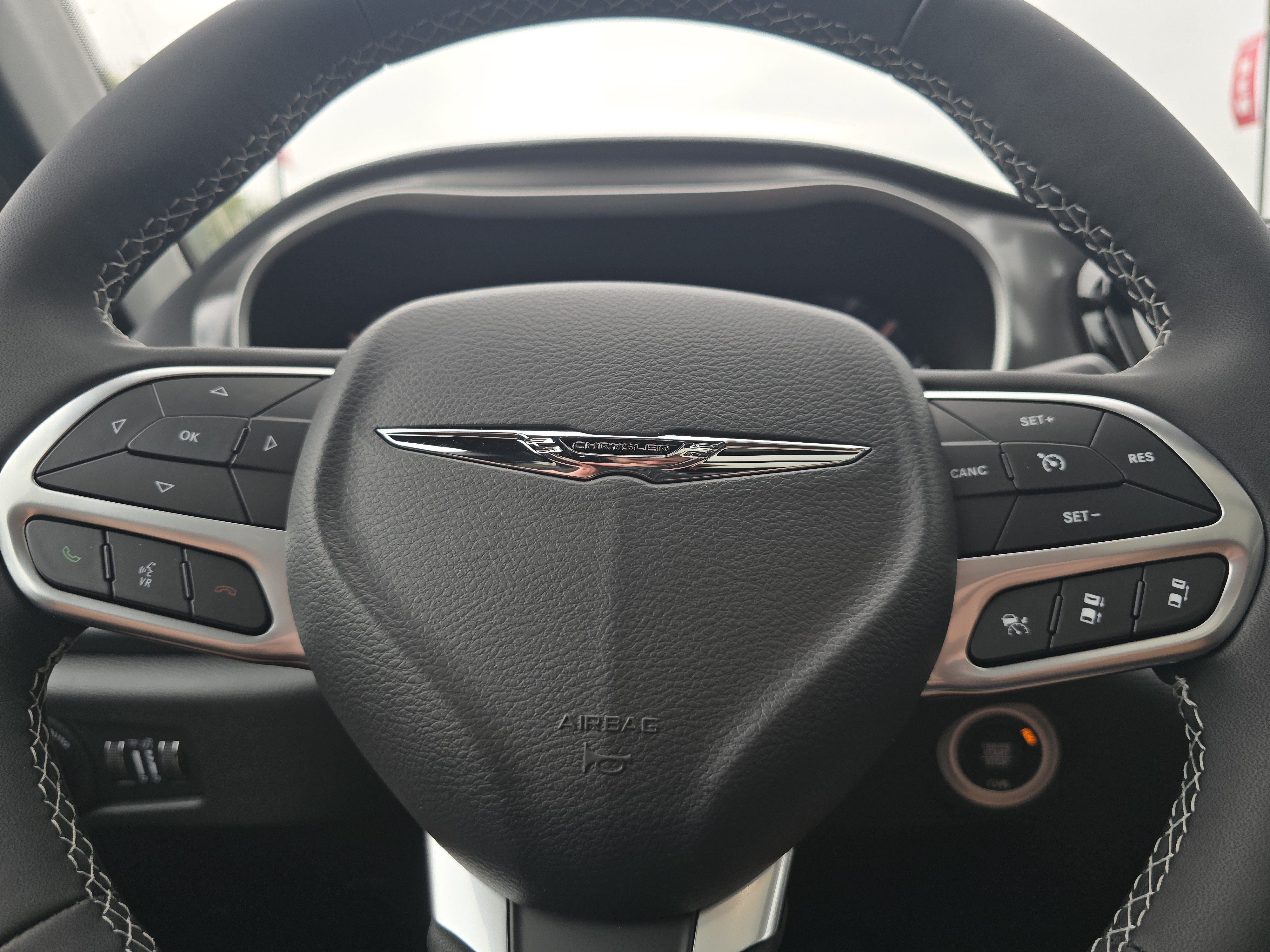 New 2026 Chrysler Pacifica Select FWD image 28