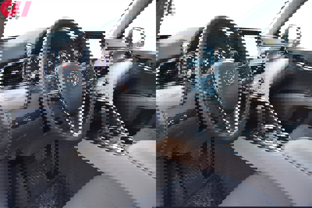 Used 2022 Toyota Camry LE AWD/4WD image 3