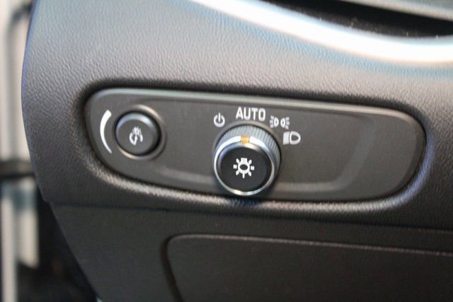 Used 2022 Chevrolet Malibu LT FWD image 17