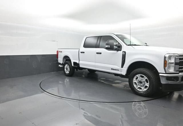New 2026 Ford F250 XLT w/ FX4 Off-Road Package AWD/4WD image 2