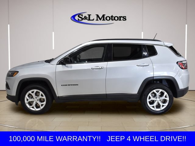 Used 2024 Jeep Compass Latitude AWD/4WD image 4