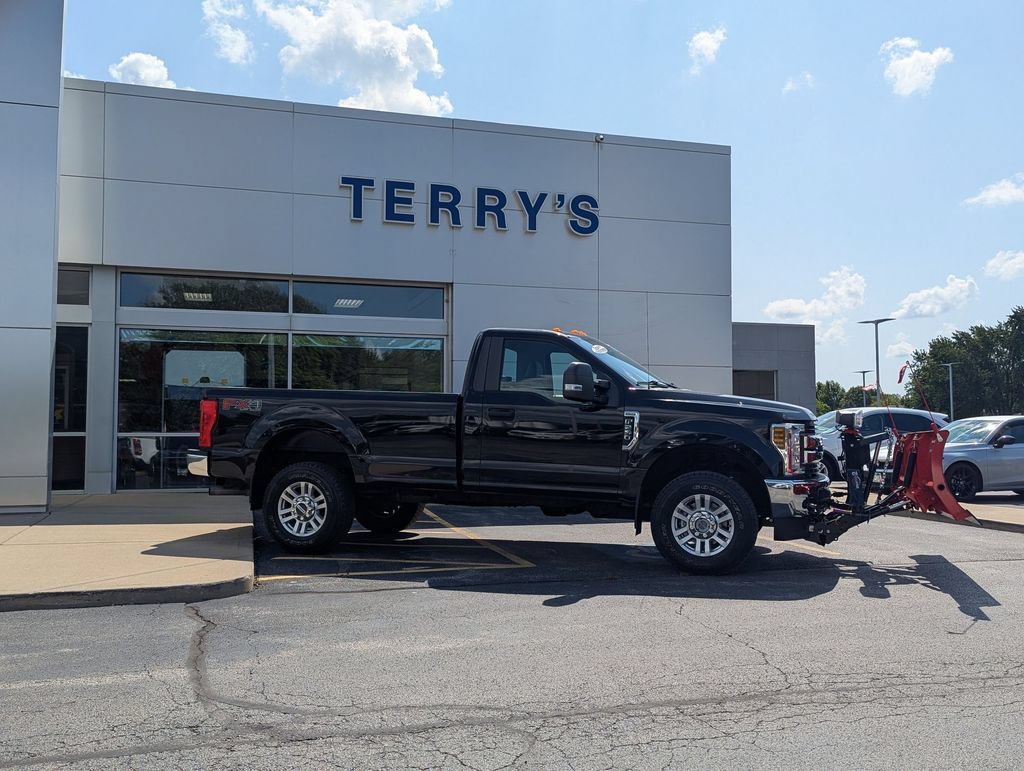 Used 2018 Ford F250 XL w/ STX Appearance Package AWD/4WD image 2