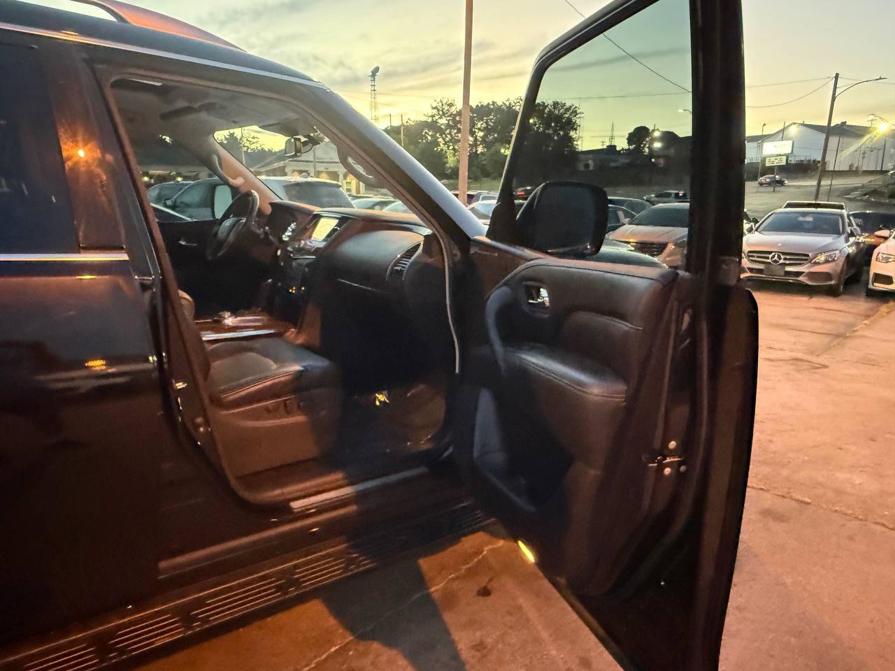 Used 2019 INFINITI QX80 Luxe AWD/4WD image 21