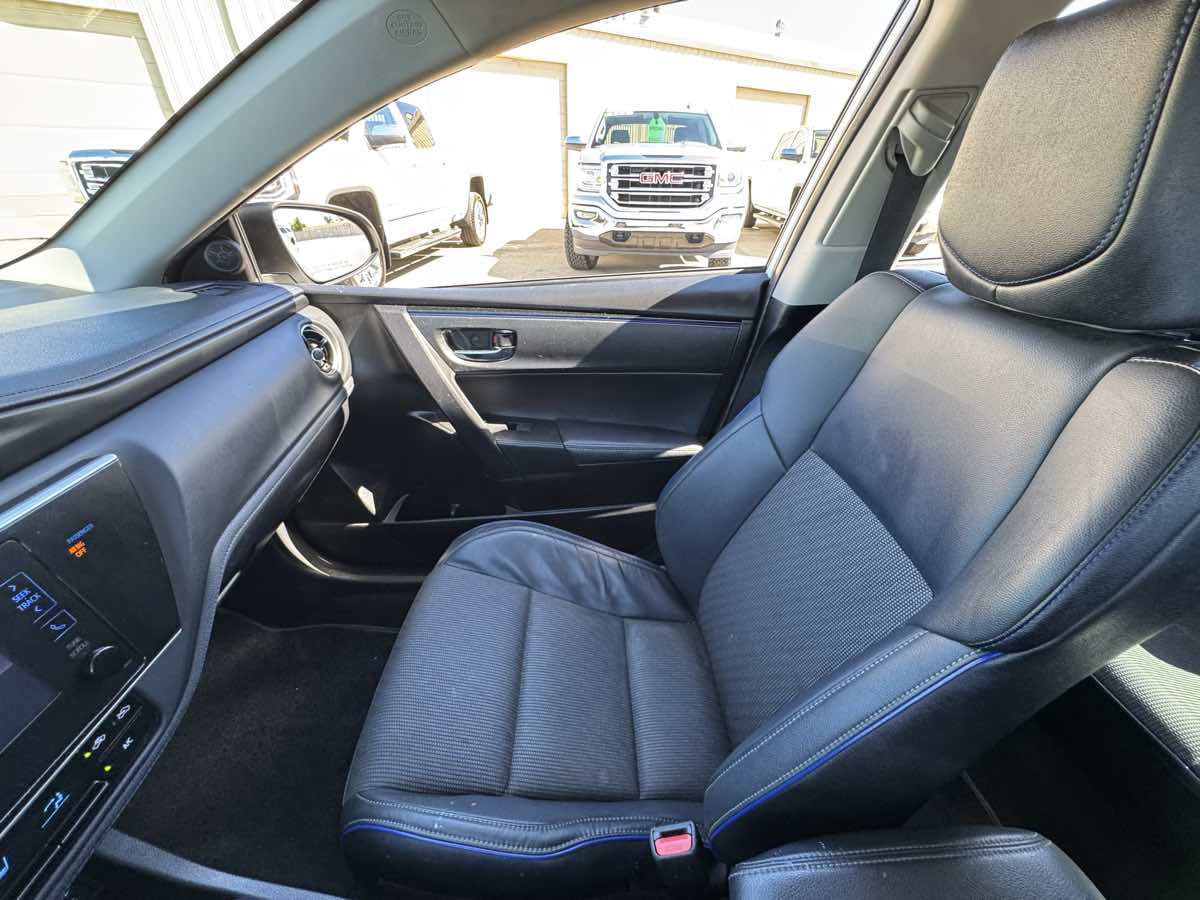 Used 2019 Toyota Corolla SE image 29