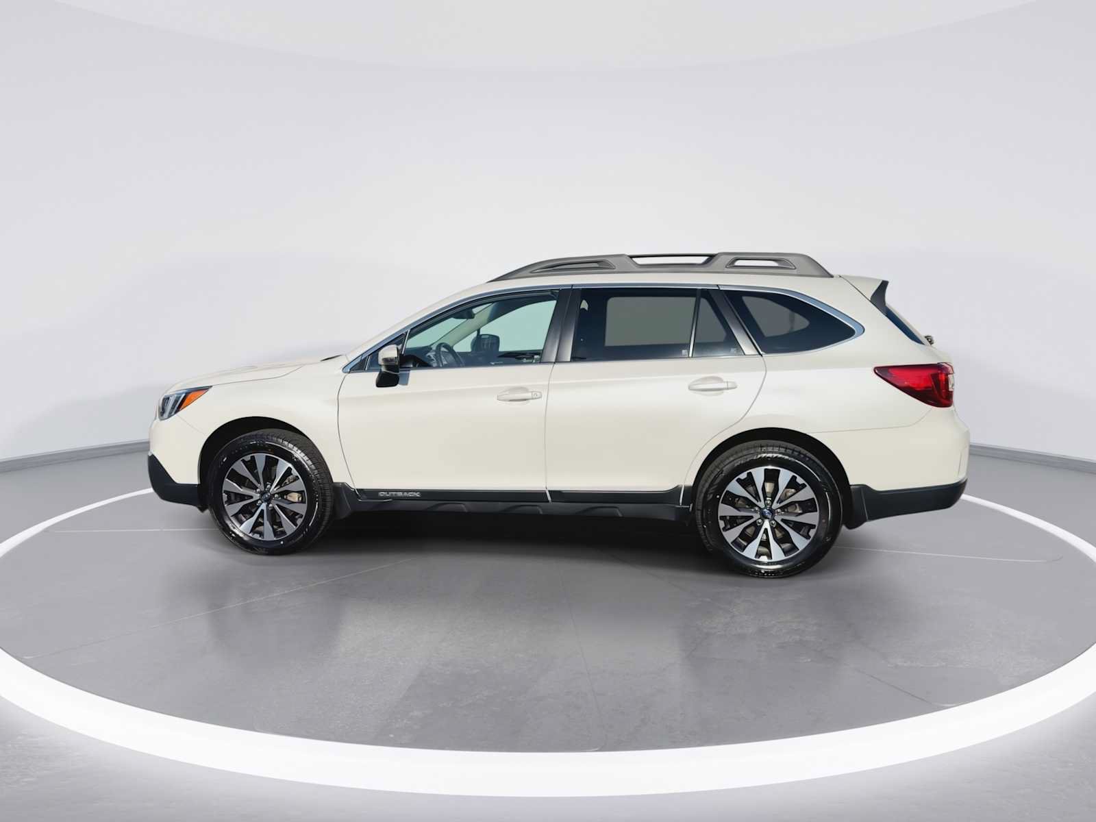 Used 2017 Subaru Outback 3.6R Limited AWD/4WD image 5