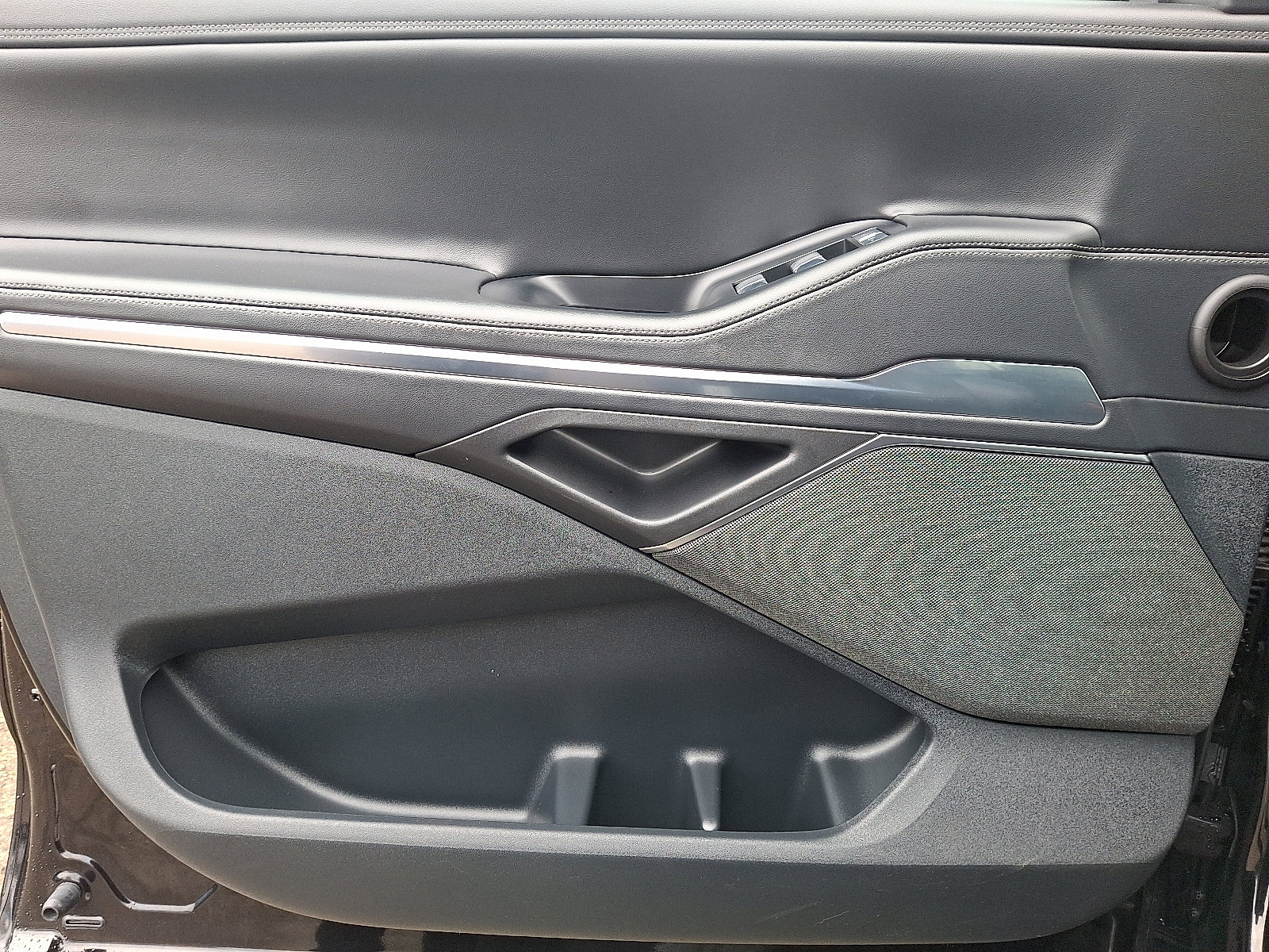 Used 2025 Lincoln Navigator Reserve w/ Jet Appearance Package image 12