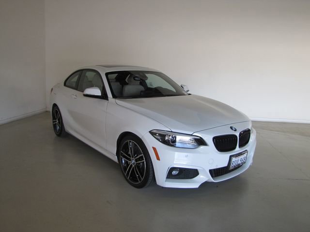Used 2021 BMW 230i Coupe w/ M Sport Package RWD image 3